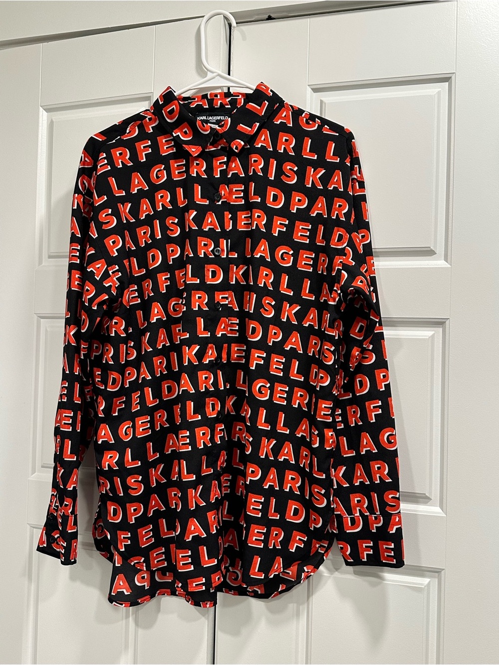 Karl Lagerfeld Black & Red Logo-Print Long-Sleeve Shirt. Size M